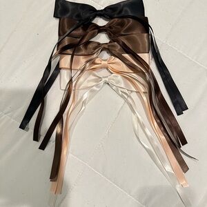 Satin Clip bows with long ribbon